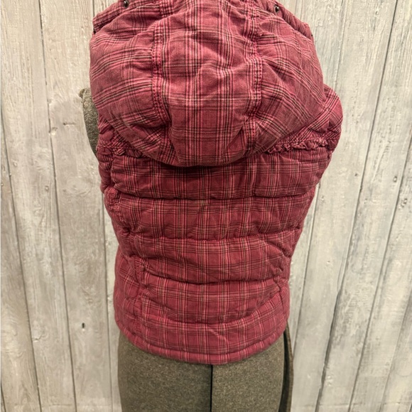 Aeropostale Fuchsia Hooded Puffer Vest - Picture 5 of 8